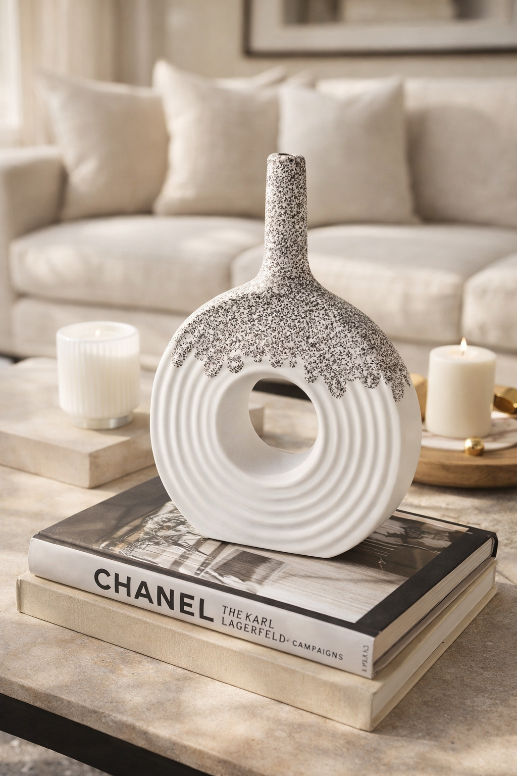 Textured Donut Ceramic Vase with Speckled Finish – Modern Sculptural Flower Vase