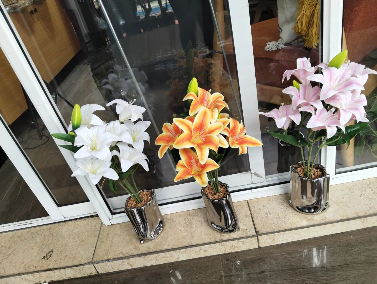 Artificial Lily Flowers in Silver Vase – Elegant Table Decor