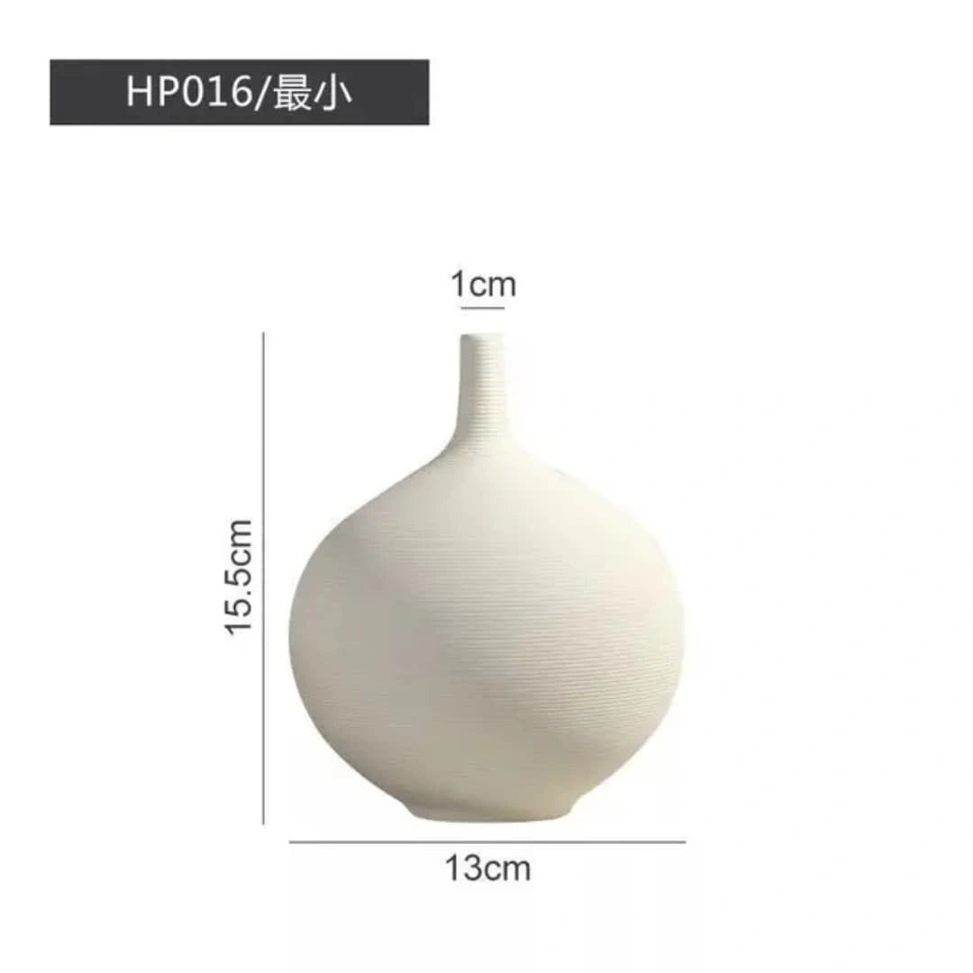 Modern Ribbed Ceramic Bottle Vase – Minimalist Decorative Vase
