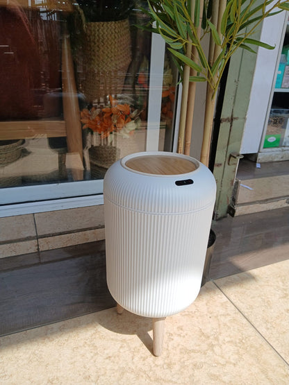 Modern Ribbed Bathroom Waste Bin with Flip Lid – Home Organizer