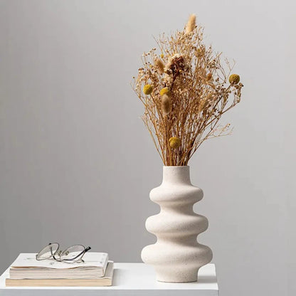 Modern Wavy Sculptural Ceramic Vase – Minimalist Decorative Flower Vase