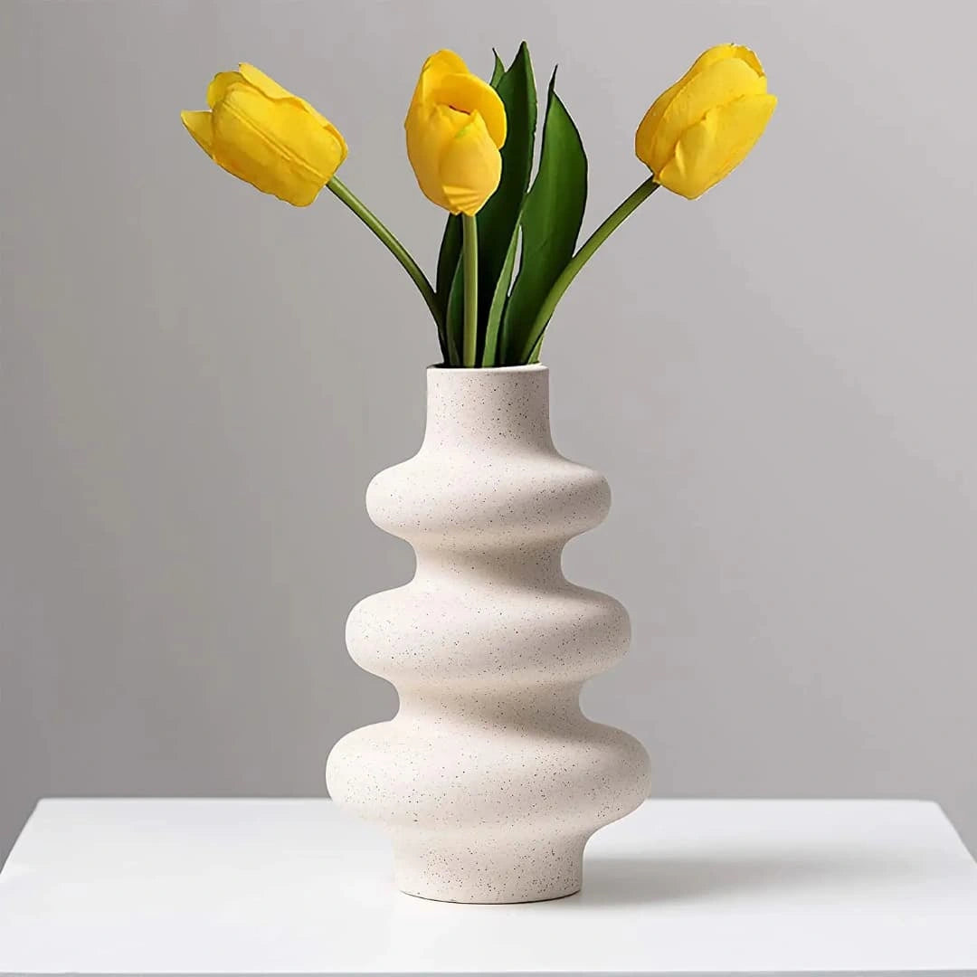 Modern Wavy Sculptural Ceramic Vase – Minimalist Decorative Flower Vase