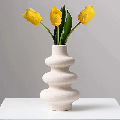 Modern Wavy Sculptural Ceramic Vase – Minimalist Decorative Flower Vase