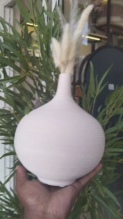 Modern Ribbed Ceramic Bottle Vase – Minimalist Decorative Vase