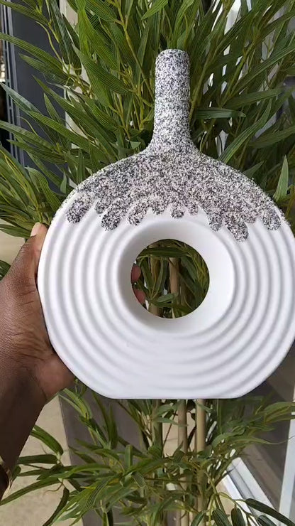 Textured Donut Ceramic Vase with Speckled Finish – Modern Sculptural Flower Vase