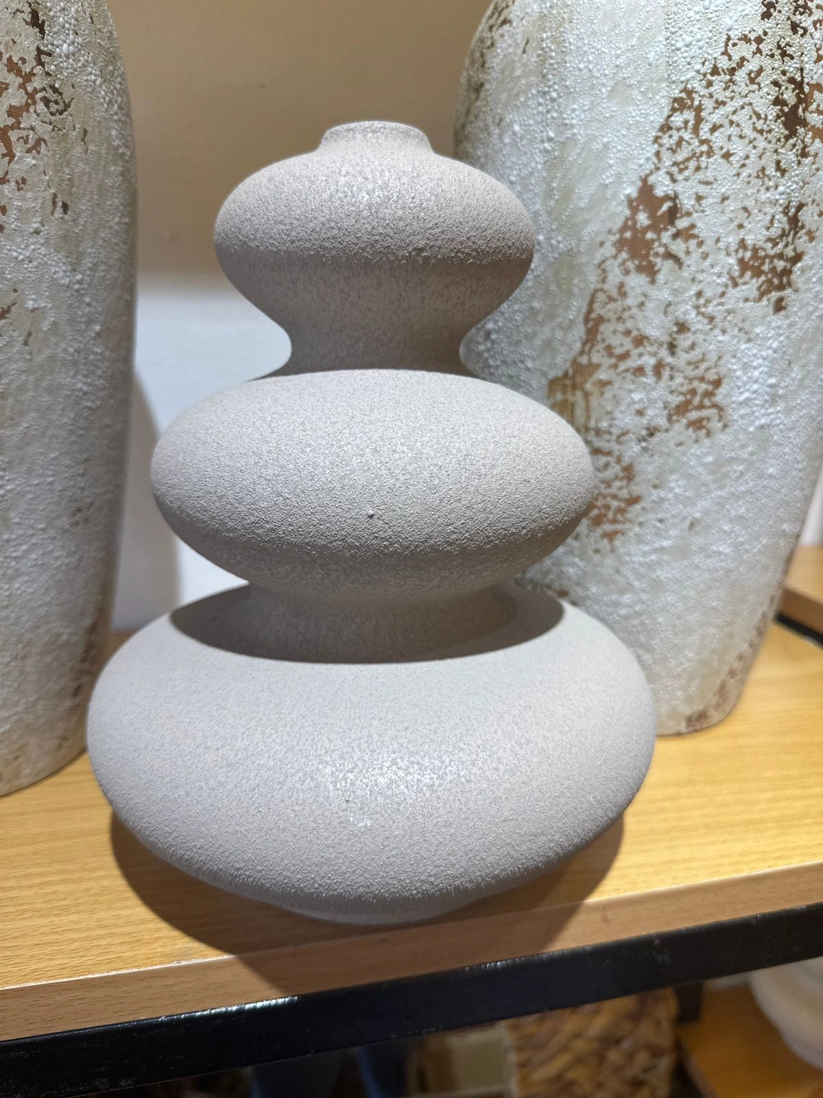 Modern Sculptural Pebble Ceramic Vase – Minimalist Decorative Vase
