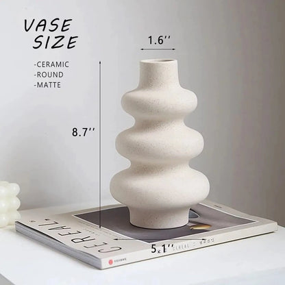 Modern Wavy Sculptural Ceramic Vase – Minimalist Decorative Flower Vase